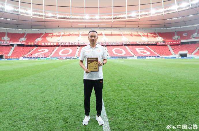 PG-里程碑，裁判员王竞完成个人第100场中超联赛执法