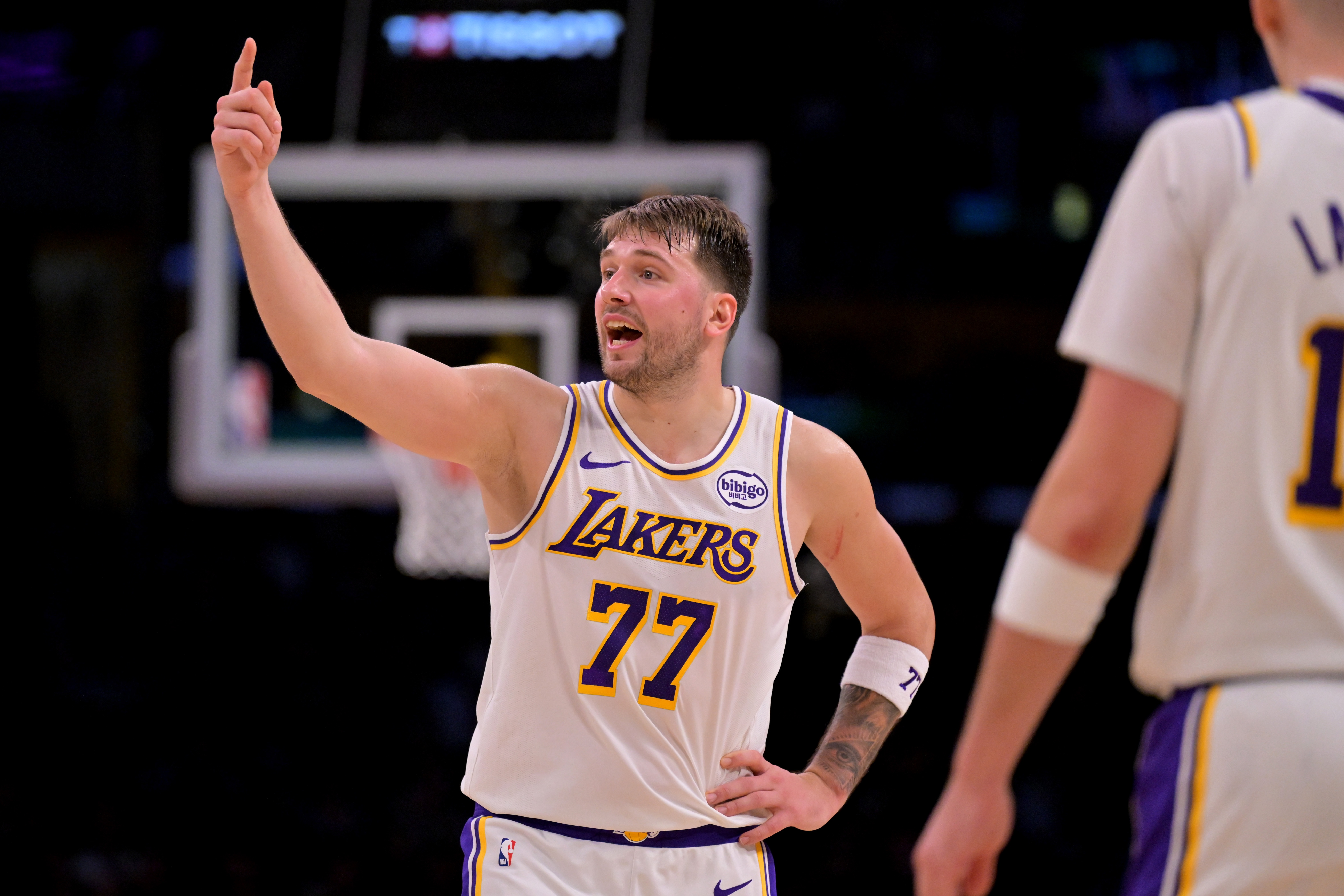 PG模拟器-帕森斯：让东契奇一人主导进攻就会这样 没什么交易能让湖人质变